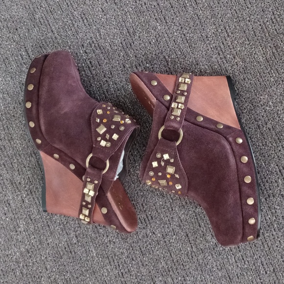 🍁Restricted🍁 - Bear Par Brown Suede Clogs - Picture 9 of 14